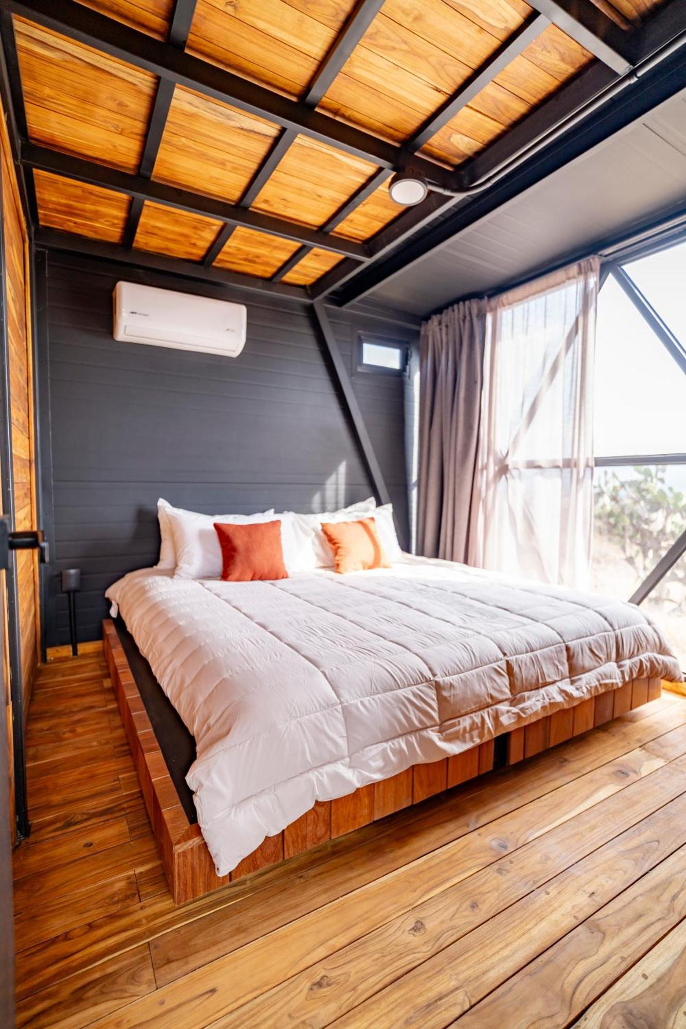 Hotel Coyote Alcocer Extérieur photo