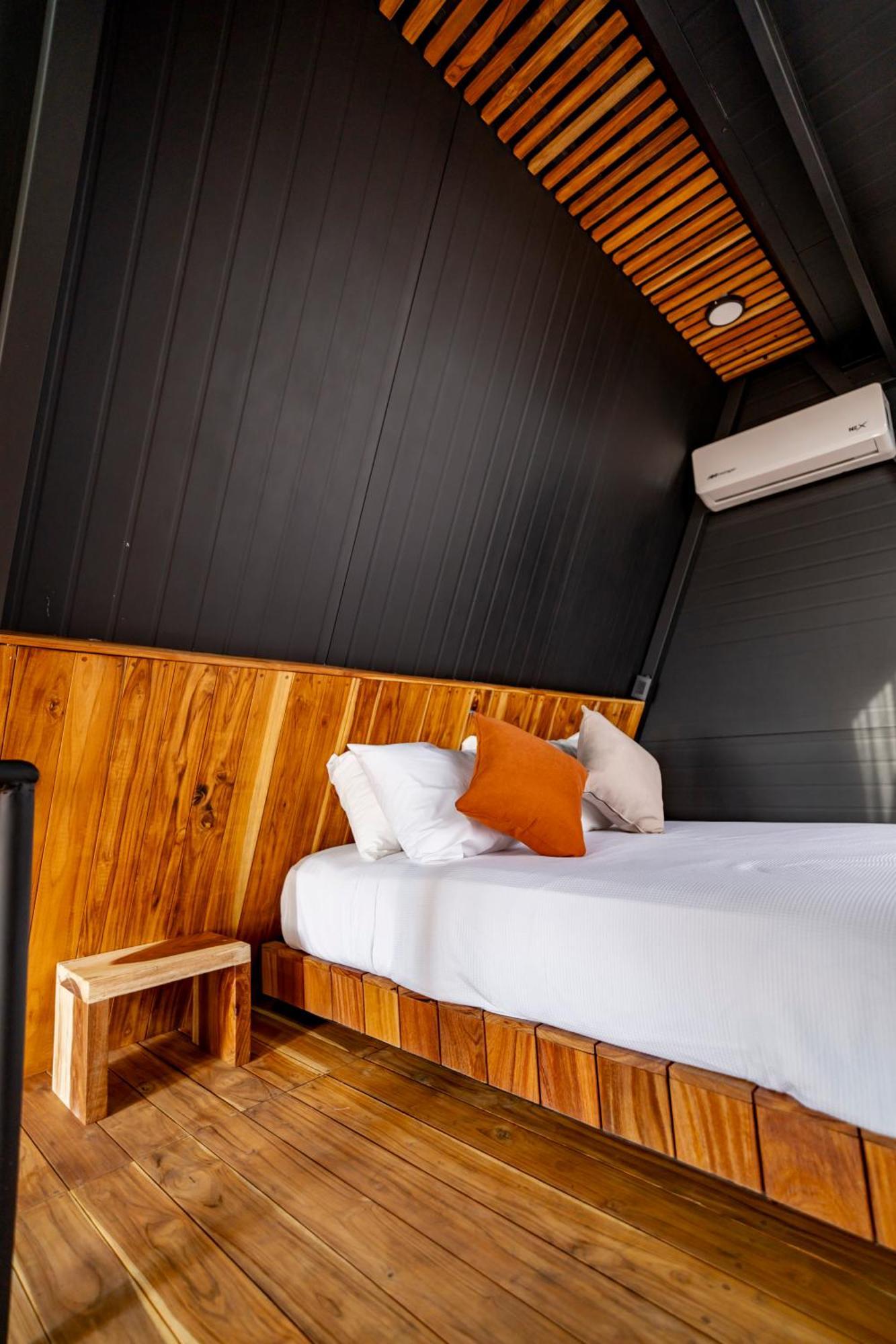 Hotel Coyote Alcocer Extérieur photo